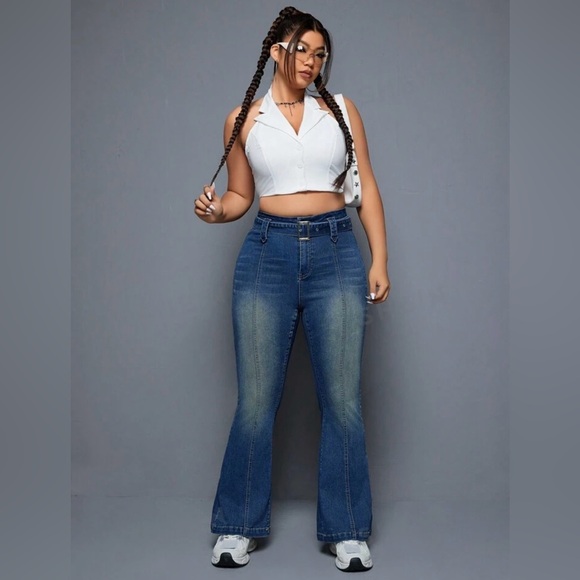 3/$20 ✨SHEIN ICON plus size vintage flare jeans - Picture 3 of 7